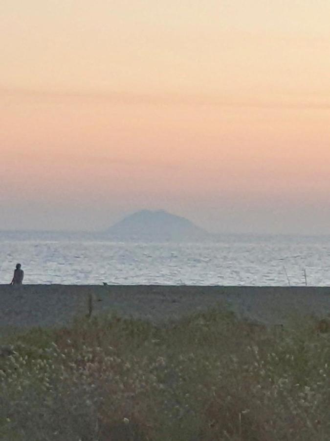 Willa Vista Mare Su Tre Piani Con Giardino Falerna Zewnętrze zdjęcie