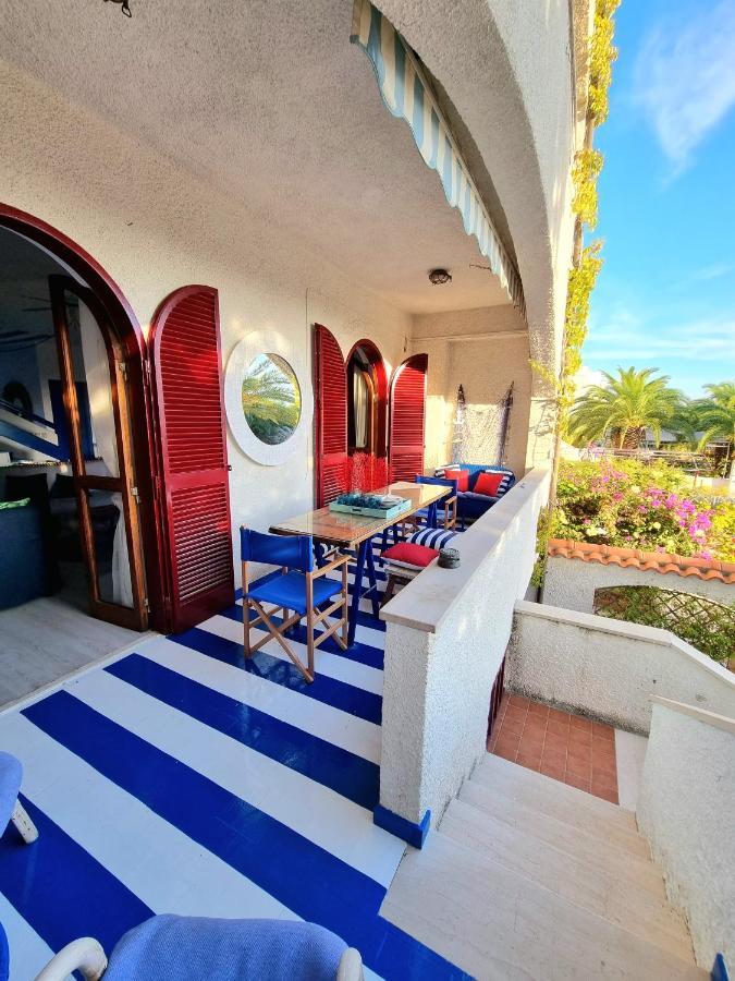 Willa Vista Mare Su Tre Piani Con Giardino Falerna Zewnętrze zdjęcie