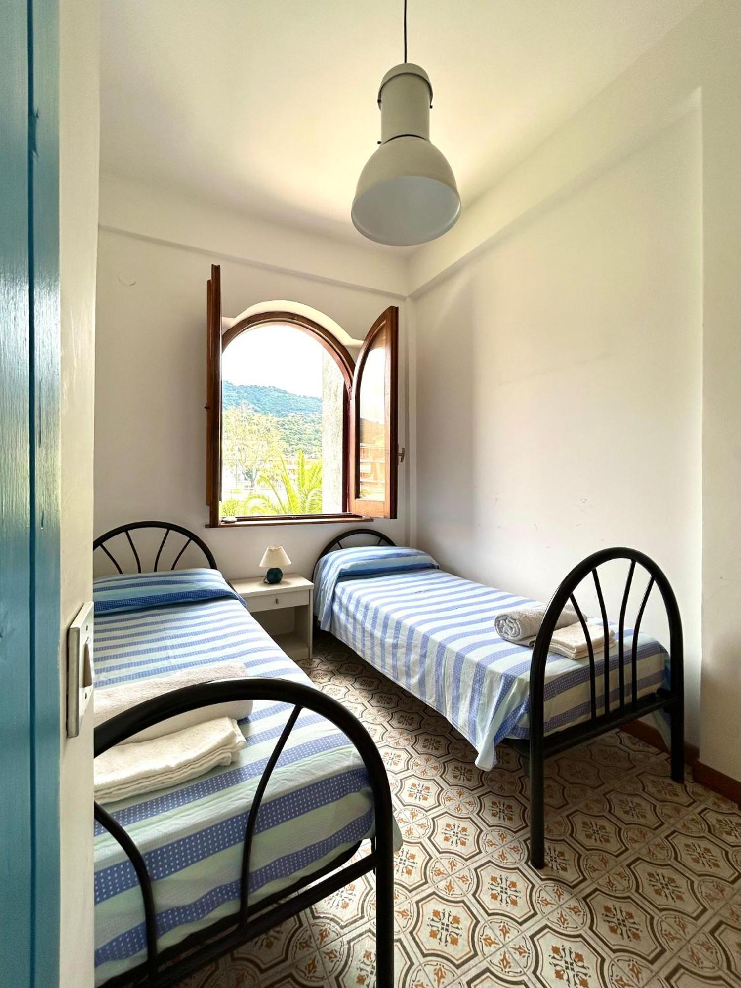 Willa Vista Mare Su Tre Piani Con Giardino Falerna Zewnętrze zdjęcie